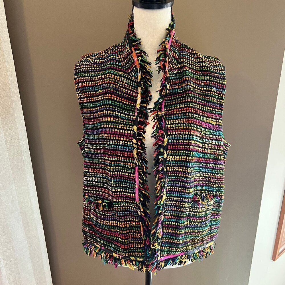 Chico's Beautiful and Colorful Silk Blend Vest, boho hippie Size 1 (Small)